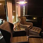 דירה Koselig Og Moderne Leilighet, Meget Sentralt I Med Gratis Parkering! נרוויק