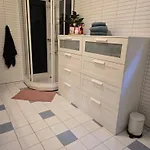 Koselig Og Moderne Leilighet, Meget Sentralt I Med Gratis Parkering! * נרוויק