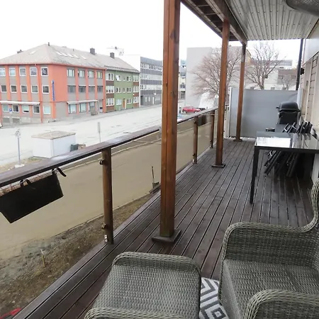 Koselig Og Moderne Leilighet, Meget Sentralt I Med Gratis Parkering! ナルヴィク