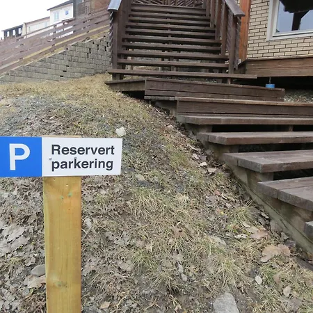 Koselig Og Moderne Leilighet, Meget Sentralt I Med Gratis Parkering! アパート