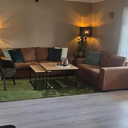 Apartment Koselig Og Moderne Leilighet, Meget Sentralt I Med Gratis Parkering! Narvik