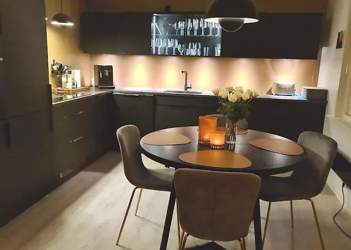 Koselig Og Moderne Leilighet, Meget Sentralt I Med Gratis Parkering! Apartamento