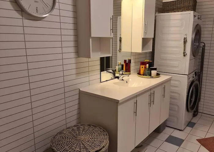 Koselig Og Moderne Leilighet, Meget Sentralt I Med Gratis Parkering! Apartamento Narvik