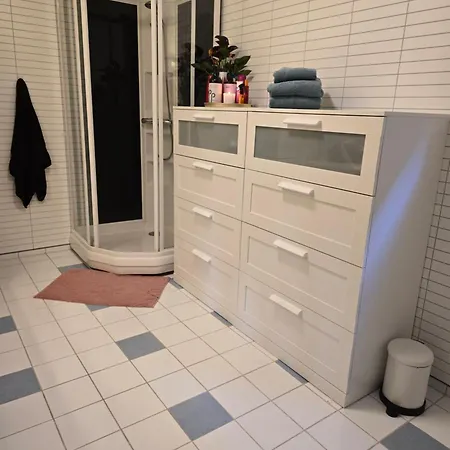 Koselig Og Moderne Leilighet, Meget Sentralt I Med Gratis Parkering! * نارفيك